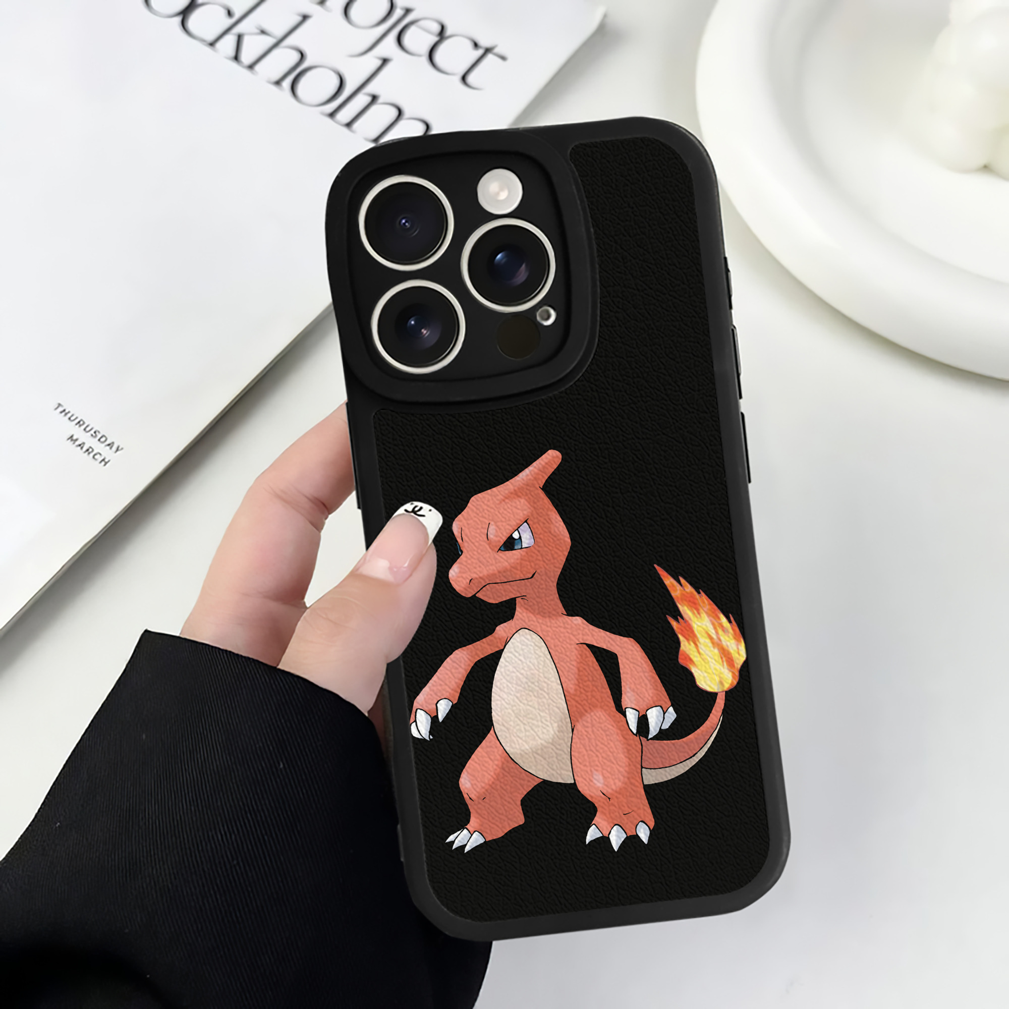 （画像用） ポケットモンスター Pokémon 【iPhone 16シリーズ対応】シリコンスマホケース（レザー調） 材質：シリコン